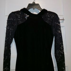 Long sleeve velvet body con dress